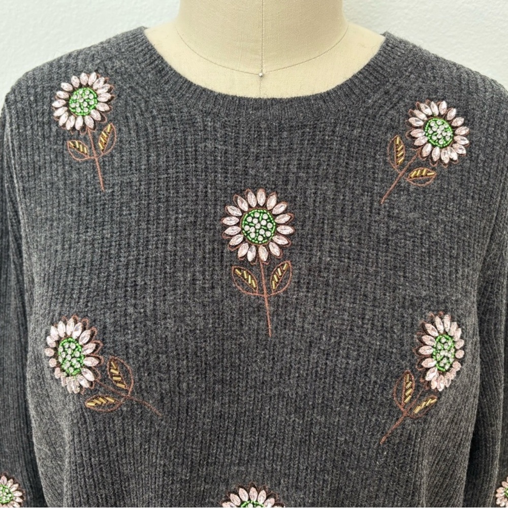 Boden Rhinestone Daisy Embellished Sweater NWT Dark Gray Wool-Blend US 12 - Picture 4 of 11